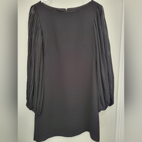 Sophisticated sexy black cocktail dress - Picture 1 of 6